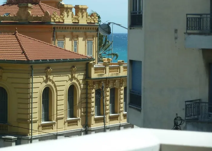 Palais Des Domes *