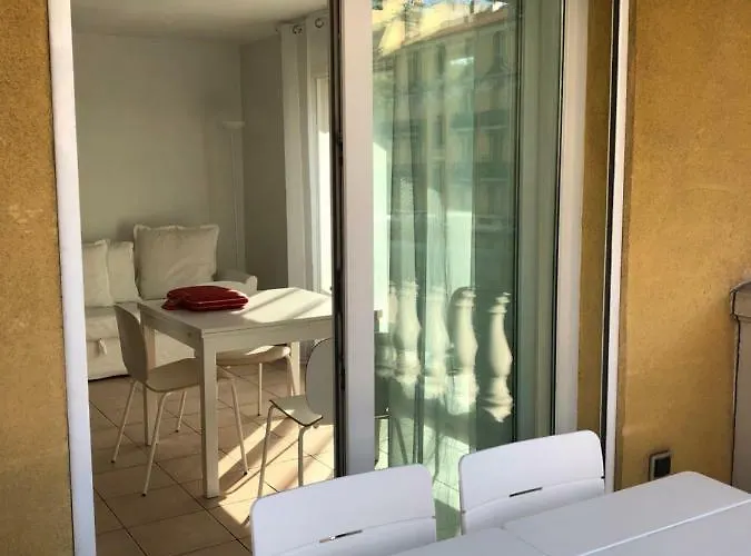 Palais Des Domes דירה *